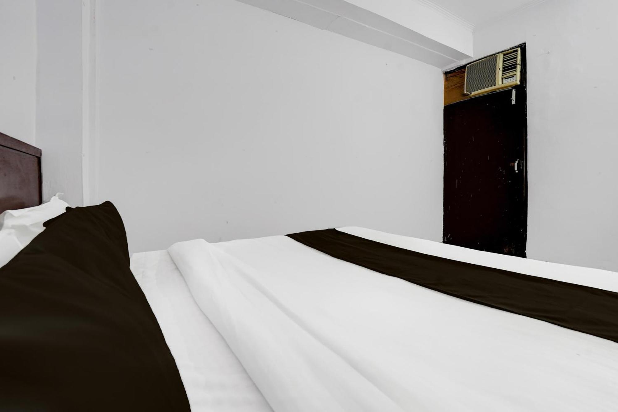 Super Hotel O Wamson Kālkāji Devi エクステリア 写真